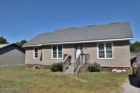 406 Hilltop Dr, Rocky Mount, NC 27803