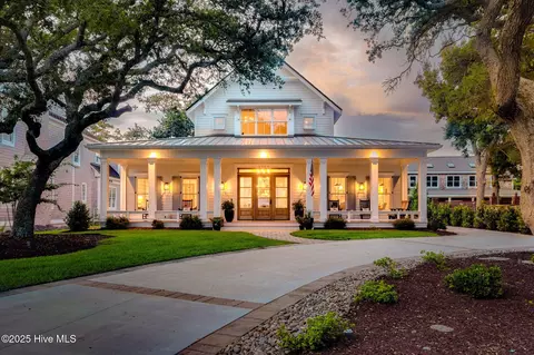 2209 Front St, Beaufort, NC 28516