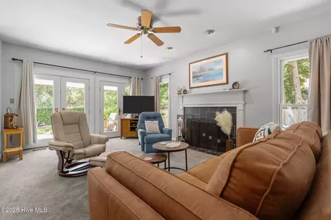 Living - 16 Monmouth Ct, Pinehurst, NC 28374 photo 5 of 5