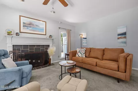 Living - 16 Monmouth Ct, Pinehurst, NC 28374 photo 2 of 5