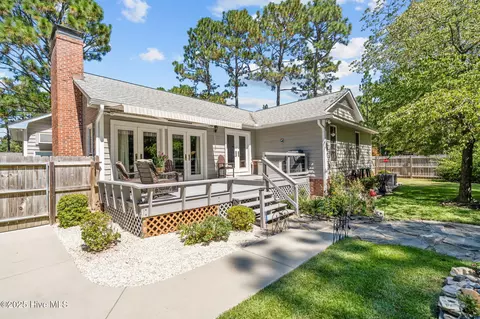 Exterior - 16 Monmouth Ct, Pinehurst, NC 28374 photo 8 of 15