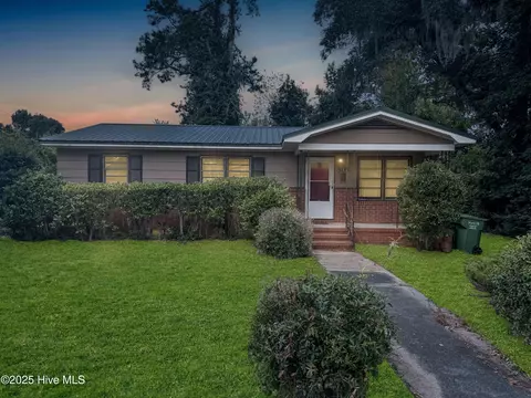 305 N 21st St, Wilmington, NC 28405