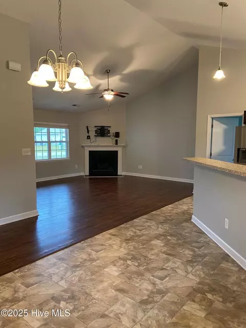 306 Basil Ct, Hubert, NC 28539 photo 7