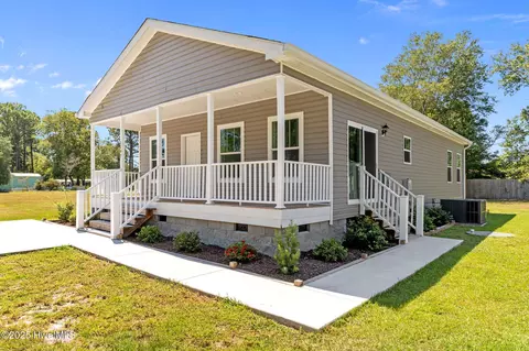 1197 Clariday Rd SW, Calabash, NC 28467