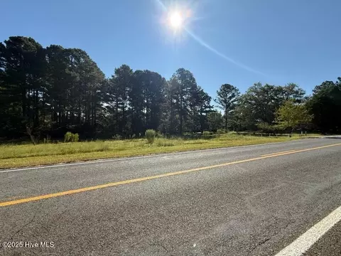 1 Tabernacle Rd, Laurel Hill, NC 28351