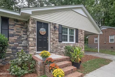 207 Hardee Circle Cir, Greenville, NC 27858