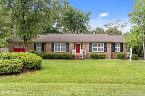 3938 Sweetbriar Rd, Wilmington, NC 28403