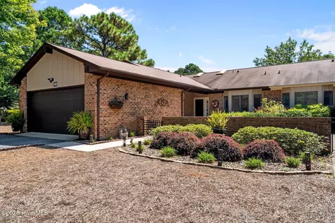 705 Burlwood Dr, Southern Pines, NC 28387