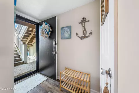 200 S Lake Park Blvd S #3B, Carolina Beach, NC 28428