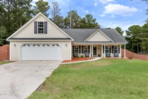 157 Huckleberry Ln, Hubert, NC 28539