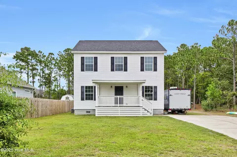 123 Penquin Pl, Hampstead, NC 28443