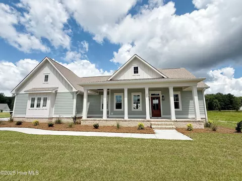 444 W Burton Farm Dr, Minnesott Beach, NC 28510