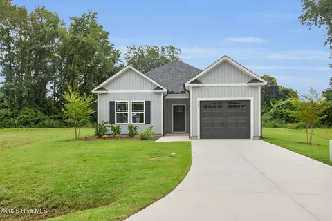 308 Camp Creek Dr, Oriental, NC 28571