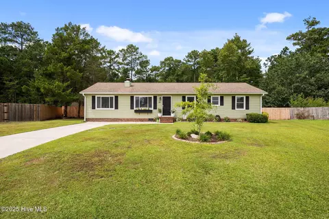 108 Poplar Rd, Havelock, NC 28532