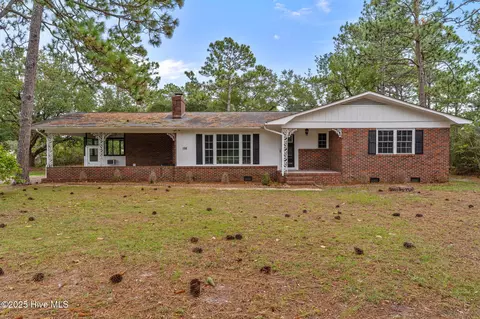 198 E Boiling Spring Rd, Southport, NC 28461