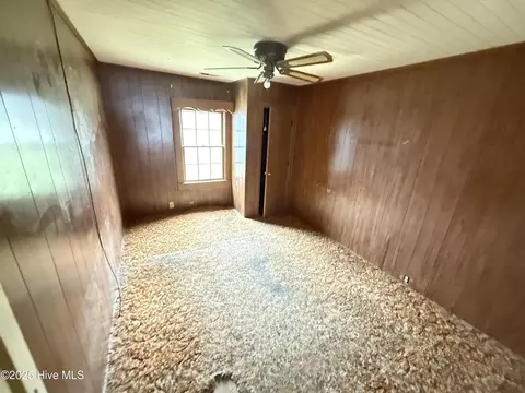 Bedroom - 513 Steele St, Mount Olive, NC 28365 photo 3 of 8