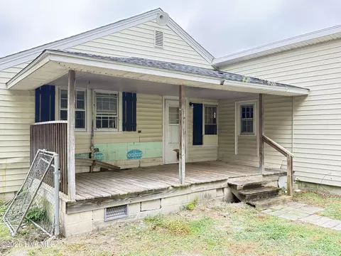 Exterior - 513 Steele St, Mount Olive, NC 28365 photo 2 of 2