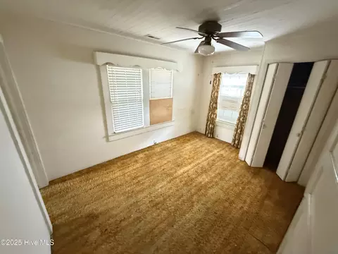 Bedroom - 513 Steele St, Mount Olive, NC 28365 photo 4 of 8