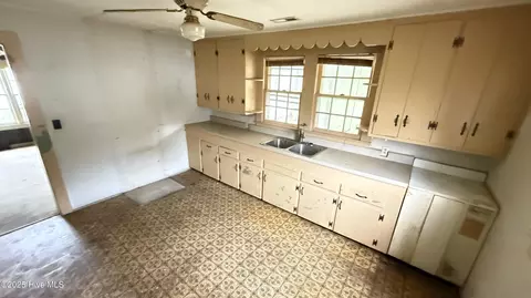 Kitchen - 513 Steele St, Mount Olive, NC 28365 photo 3 of 3