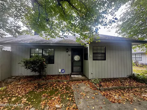 200 Rollins Dr #51, Greenville, NC 27834