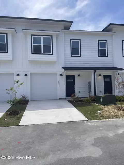 251 Townhome Ln #251, Southern Pines, NC 28387