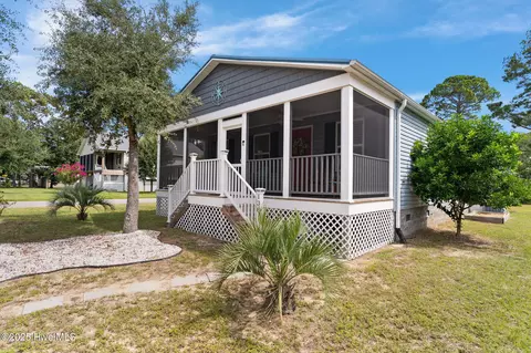 138 NE 74th St, Oak Island, NC 28465