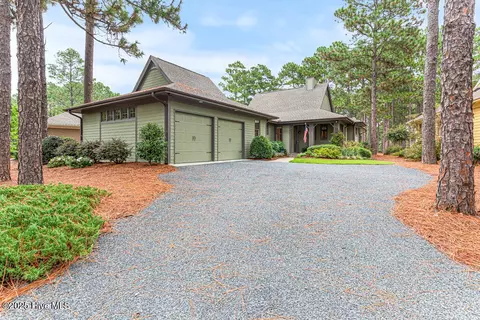 273 Champions Ridge Dr, Southern Pines, NC 28387