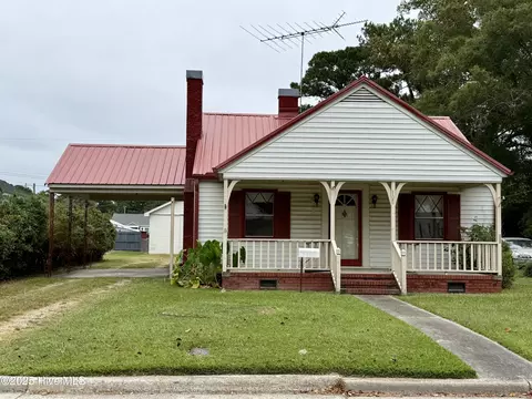 108 N Park Ave, Williamston, NC 27892