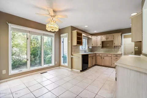 Kitchen - 153 Olde Point Rd, Hampstead, NC 28443 photo 1 of 2