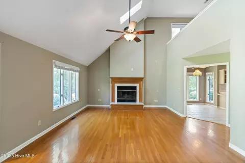 Living - 153 Olde Point Rd, Hampstead, NC 28443 photo 1 of 2