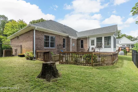 Exterior - 1020 Cordgrass Rd, Hampstead, NC 28443 photo 13 of 16