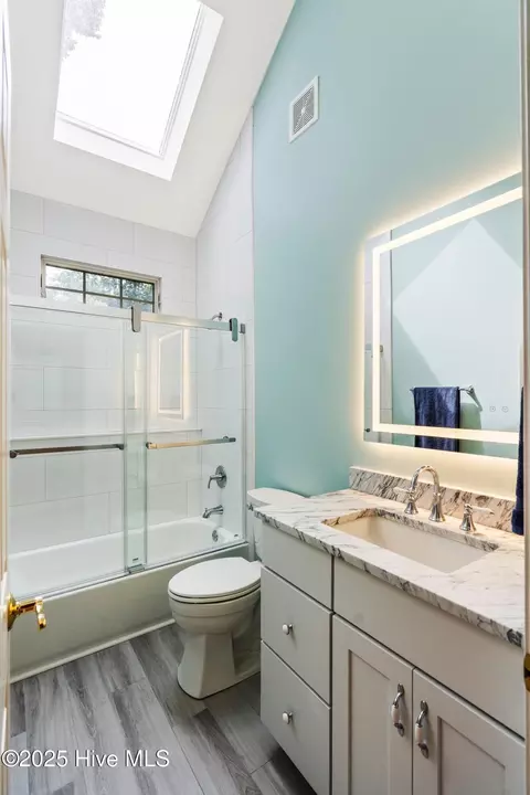 Bath - 1020 Cordgrass Rd, Hampstead, NC 28443 photo 3 of 4