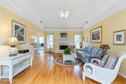 Living - 1020 Cordgrass Rd, Hampstead, NC 28443 photo 2 of 3
