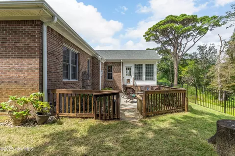 Exterior - 1020 Cordgrass Rd, Hampstead, NC 28443 photo 8 of 16