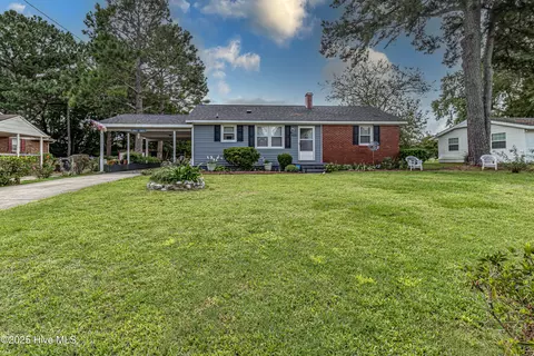 422 Cardinal Dr, Goldsboro, NC 27534