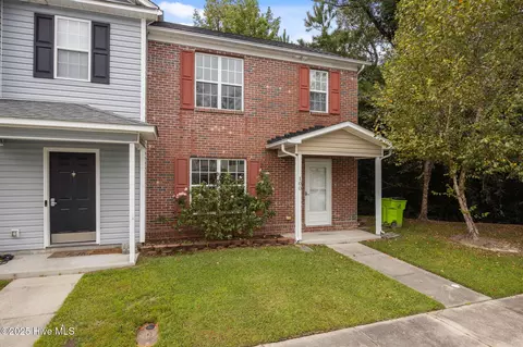 100 Apache Trl, Havelock, NC 28532