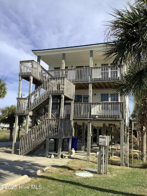 111 Phil Harris Ln #A & B, North Topsail Beach, NC 28460