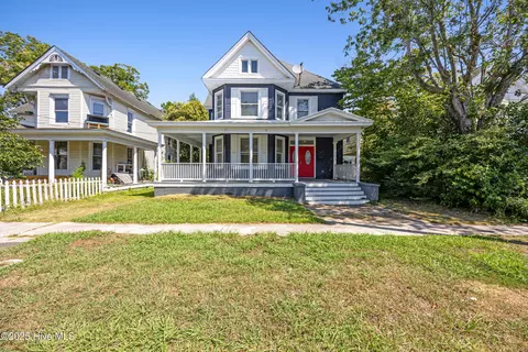 202 E Burgess St, Elizabeth City, NC 27909