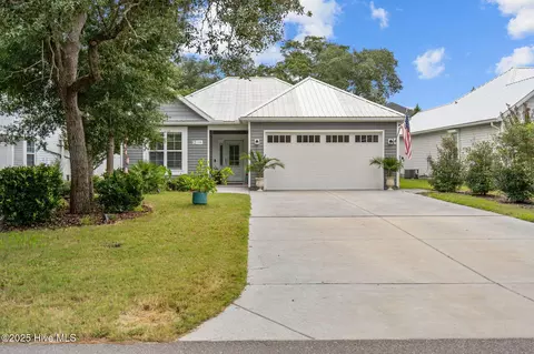 108 NE 17th St, Oak Island, NC 28465