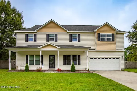 100 Hawthorne Ct, Havelock, NC 28532