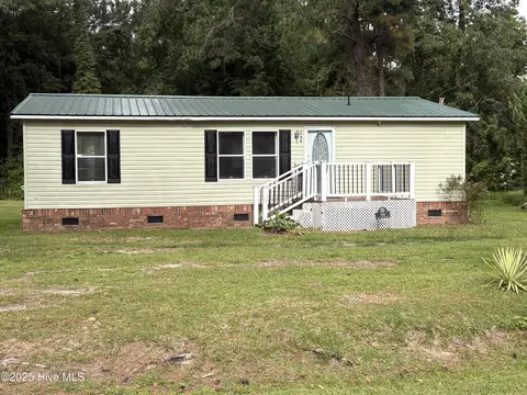 550 Mill Quarters Rd, Hallsboro, NC 28442