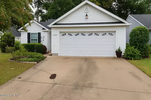 1204 Wyngate Dr, Greenville, NC 27834