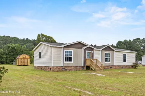 68 Old Hickory Ln, Elizabethtown, NC 28337