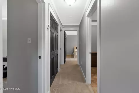 Entry Way - 123 Doe Loop, Hamlet, NC 28345 photo 3 of 4