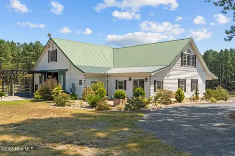 514 Pasture Cir, Aberdeen, NC 28315