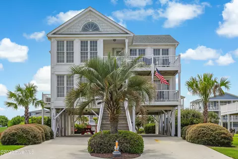 185 Yacht Watch Dr, Holden Beach, NC 28462