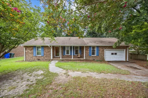 115 Heritage St, Greenville, NC 27858