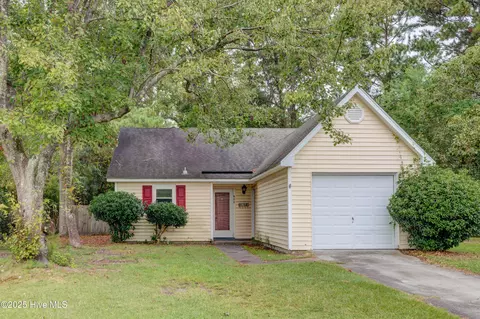 800 Deer Haven Ct, Wilmington, NC 28409