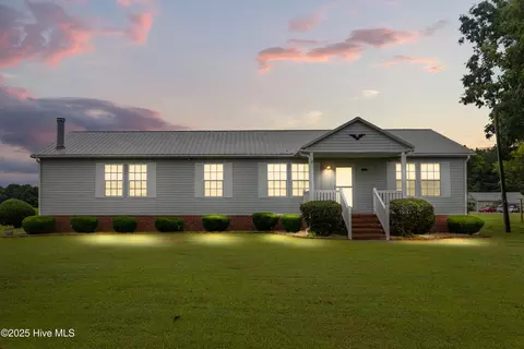 2717 Idalia Rd, Aurora, NC 27806