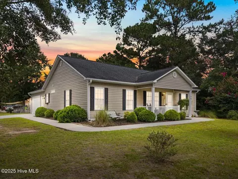 3196 Pine Hill Dr SW, Shallotte, NC 28470
